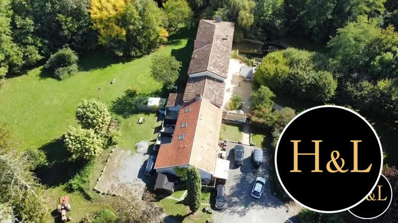 Maison ancienne - 240 m² - 7 pièces