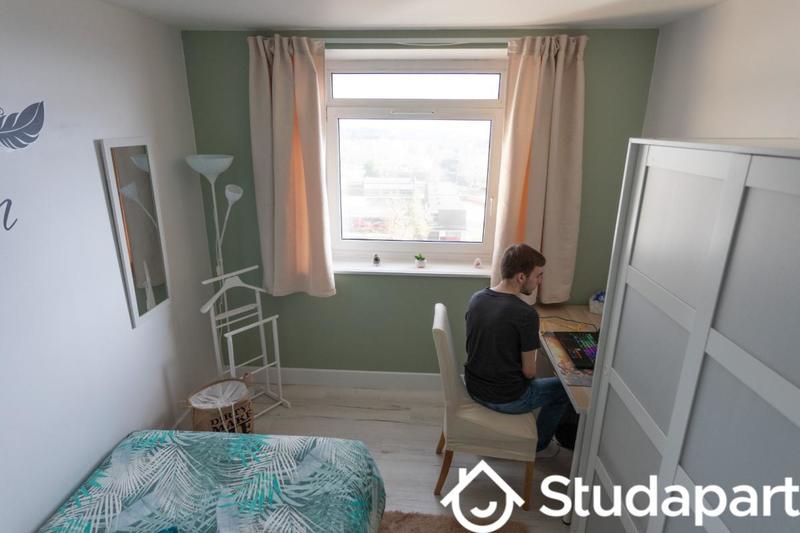 Chambre - 10 m² - 1 pièce