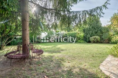 Pavillon - 155 m² - 7 pièces