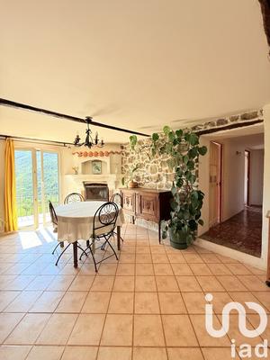 Maison - 97 m² - 5 pièces