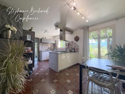 Maison - 212 m² - 7 pièces