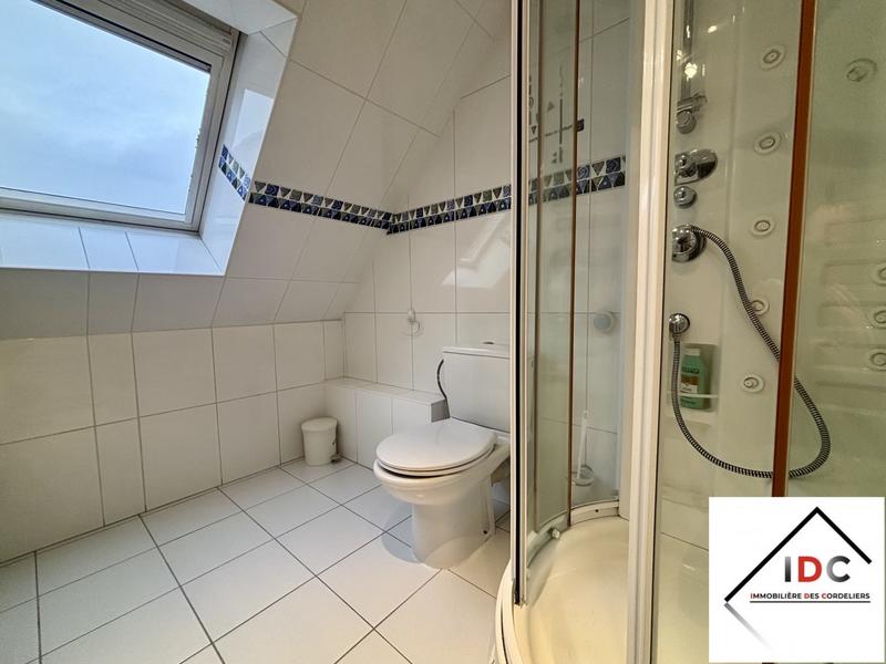 Maison - 166 m² - 6 pièces