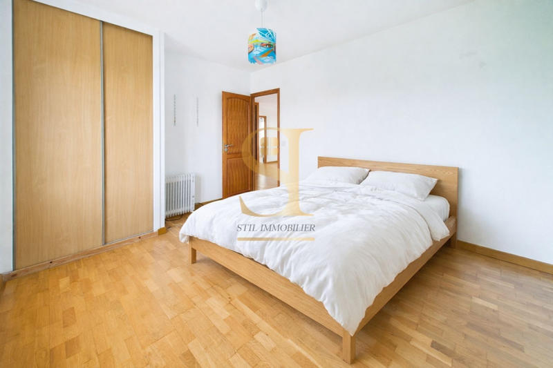 Maison - 211 m² - 9 pièces