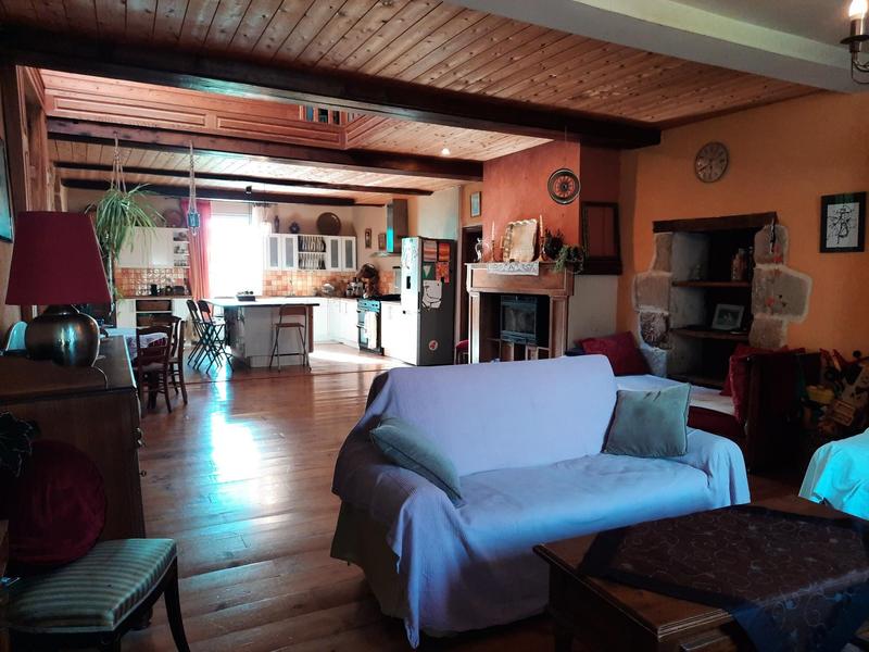 Maison - 261 m² - 7 pièces