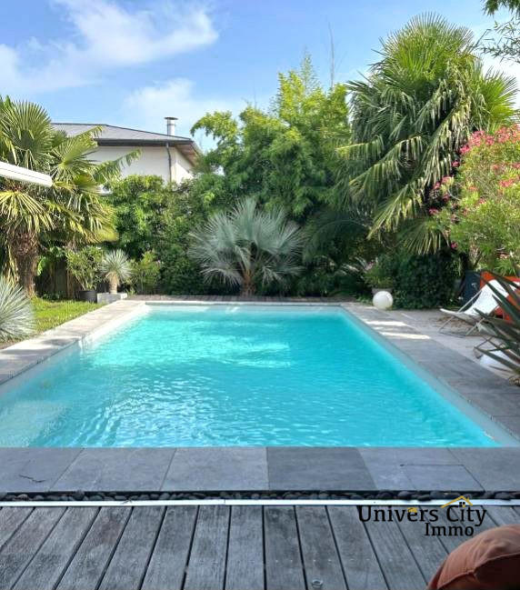 Maison - 156 m² - 7 pièces