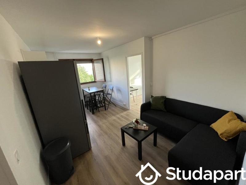 Chambre - 11 m² - 1 pièce