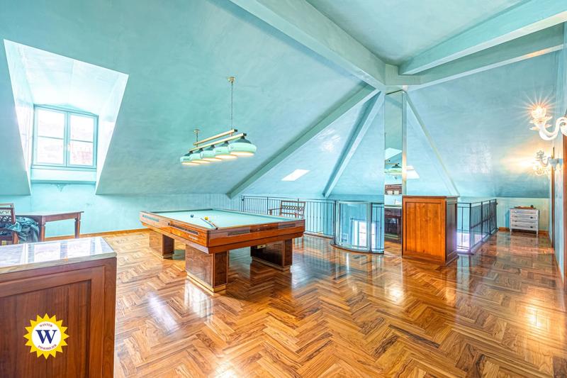 Duplex - 251 m² - 5 pièces