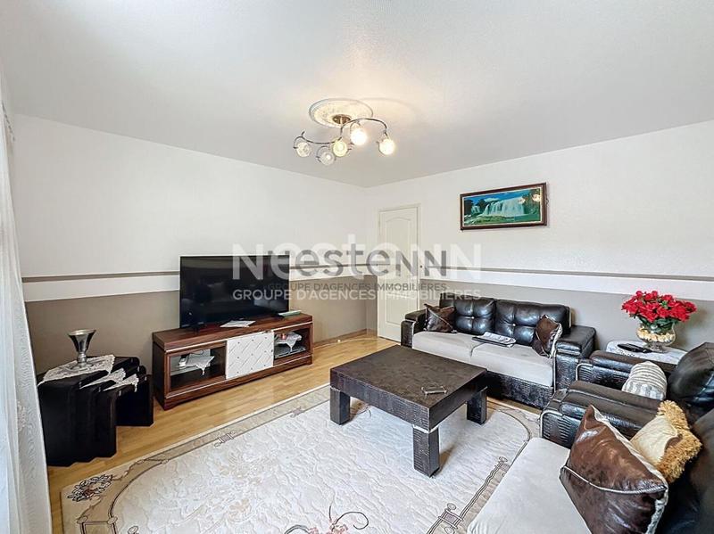 Maison - 213 m² - 7 pièces