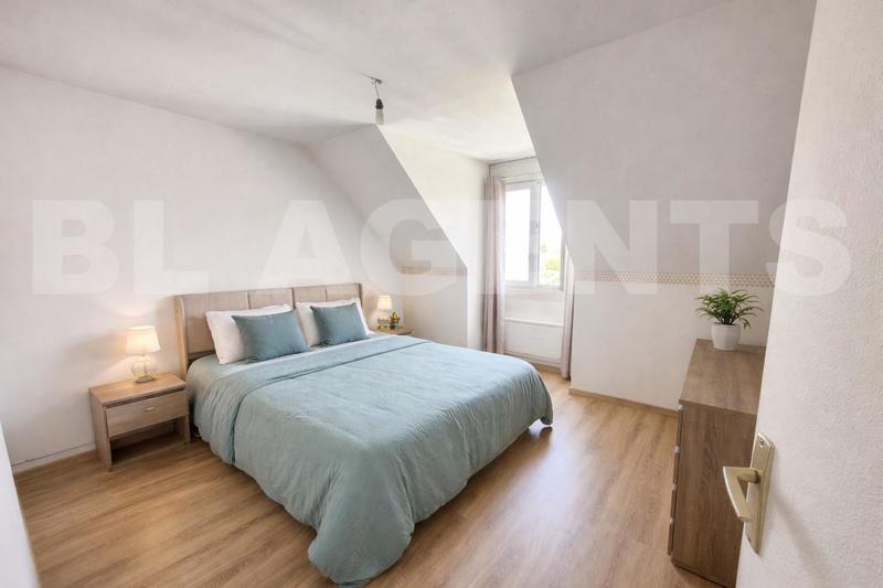 Maison - 200 m² - 9 pièces