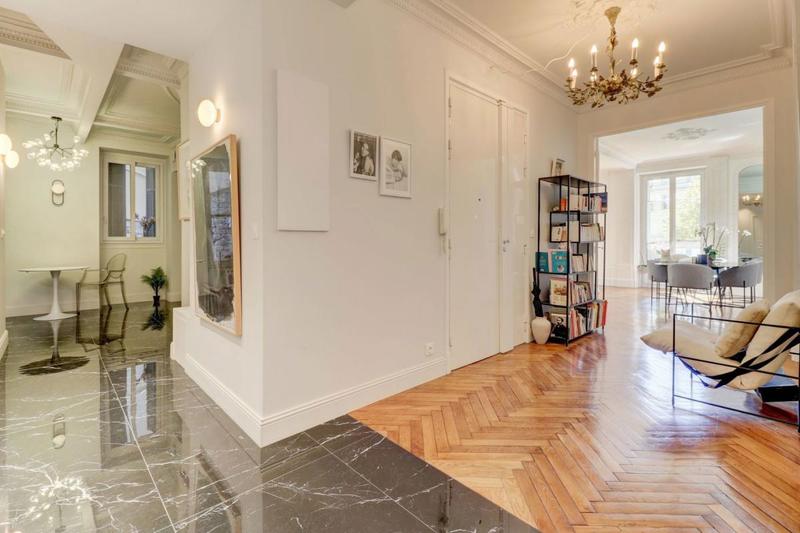 Appartement - 140 m² - 5 pièces