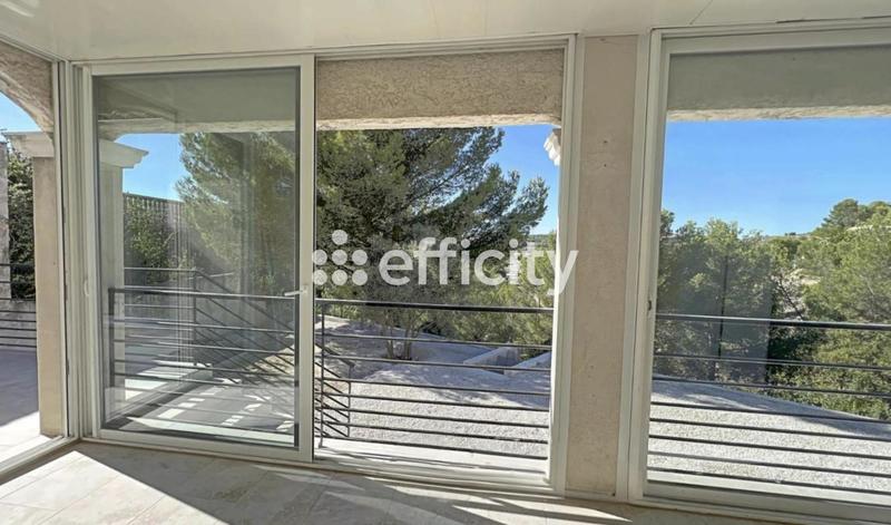 Maison - 90 m² - 3 pièces