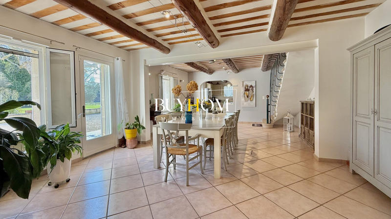 Maison - 215 m² - 7 pièces