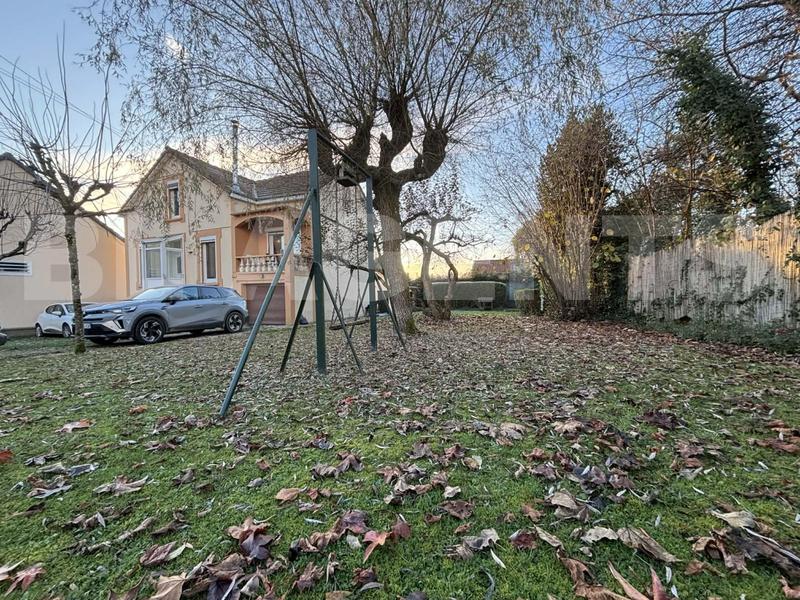 Maison traditionnelle - 95 m² - 5 pièces