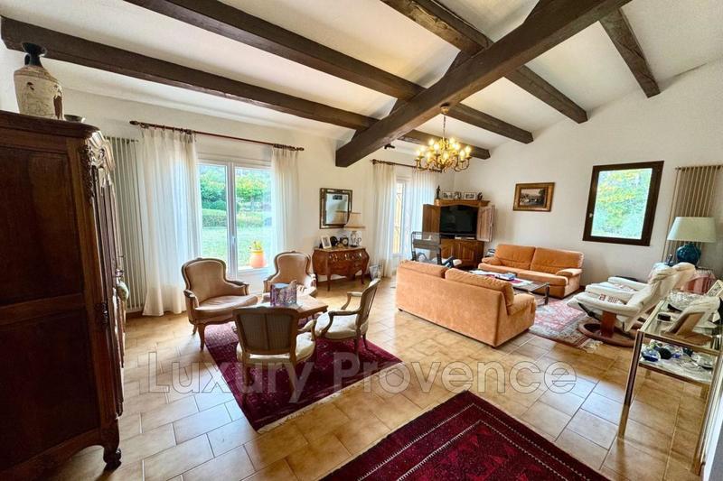 Villa - 184 m² - 6 pièces
