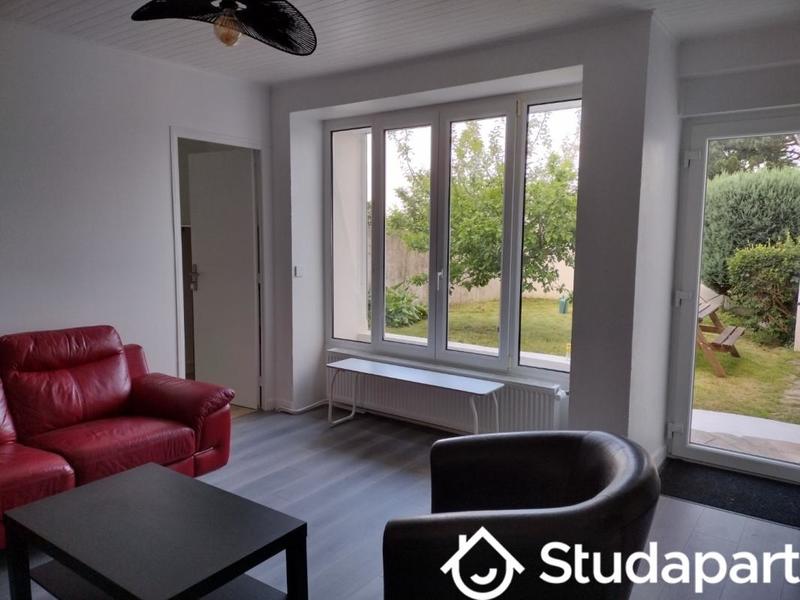 Chambre - 11 m² - 1 pièce