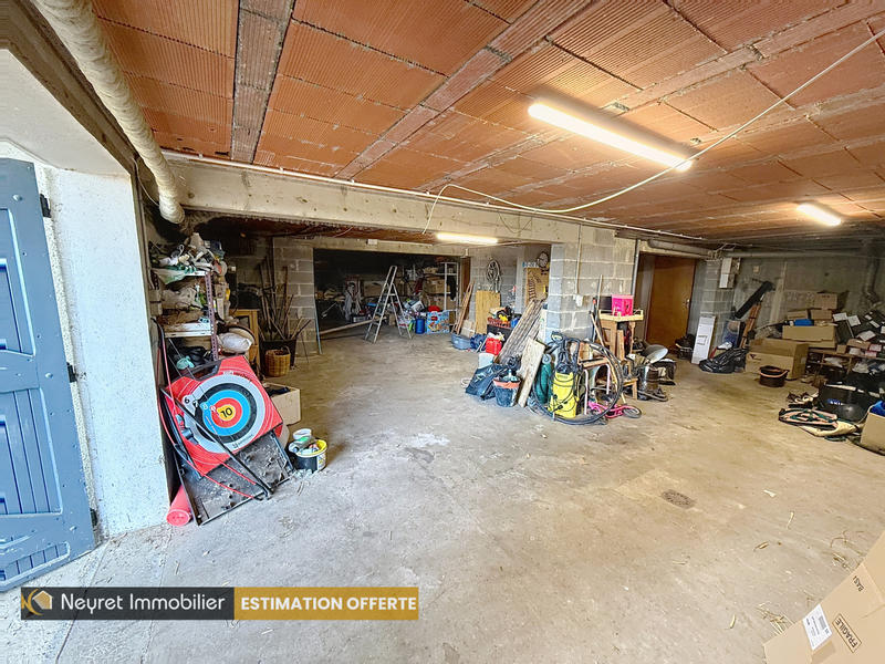 Maison - 214 m² - 6 pièces