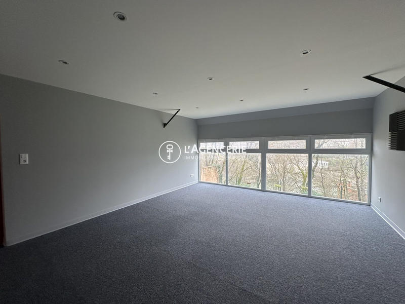 Local d'activités - 250 m²