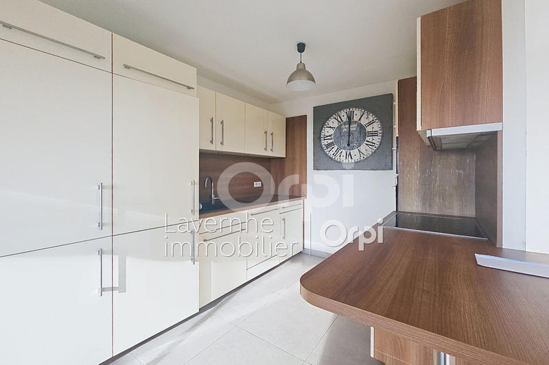 Appartement - 99 m² - 5 pièces