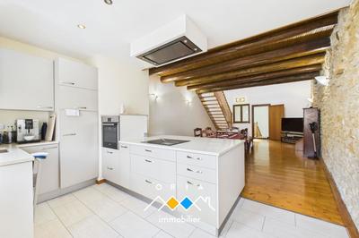 Maison - 235 m² - 10 pièces
