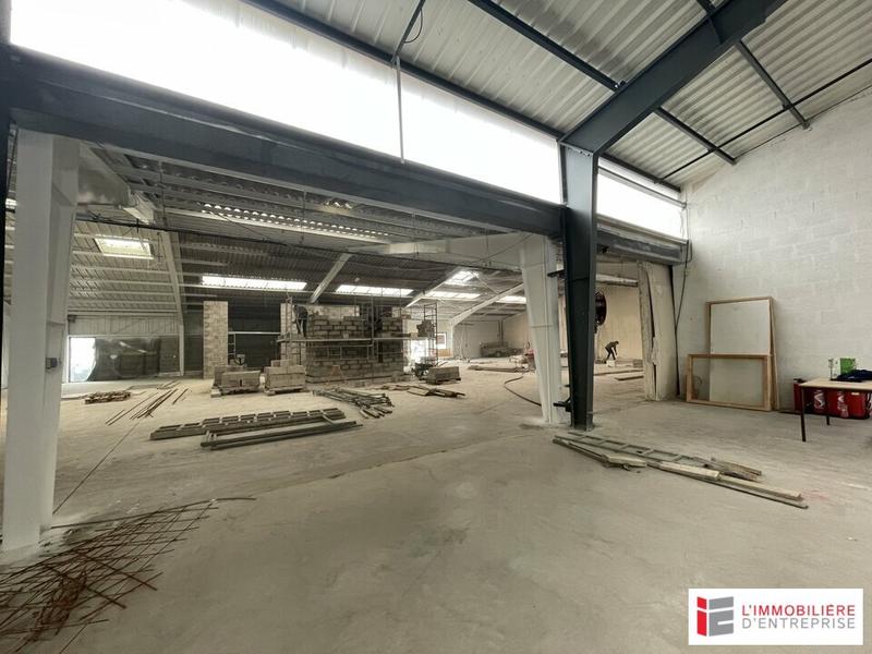 Local commercial - 922 m²