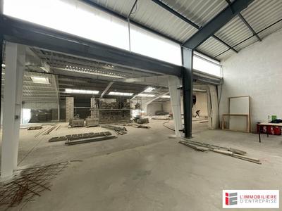Local commercial - 922 m²