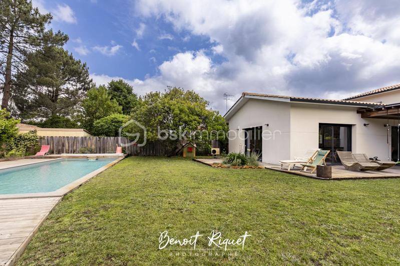 Propriété - 221 m² - 7 pièces