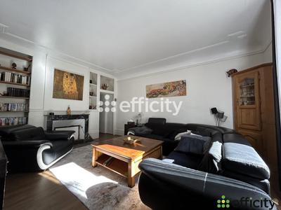 Maison - 220 m² - 9 pièces