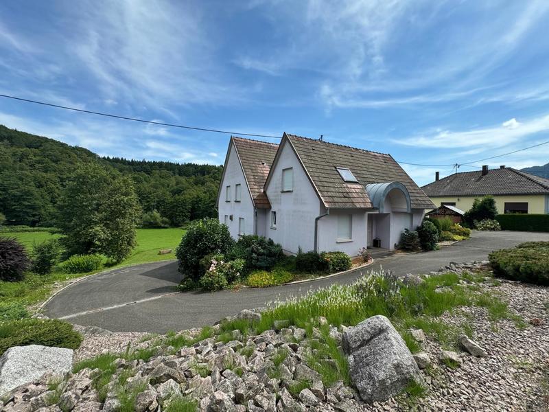 Maison - 224 m² - 8 pièces