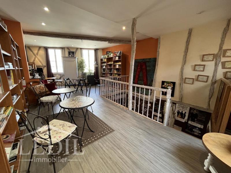Maison - 231 m² - 6 pièces