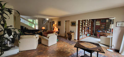 Maison - 237 m² - 8 pièces