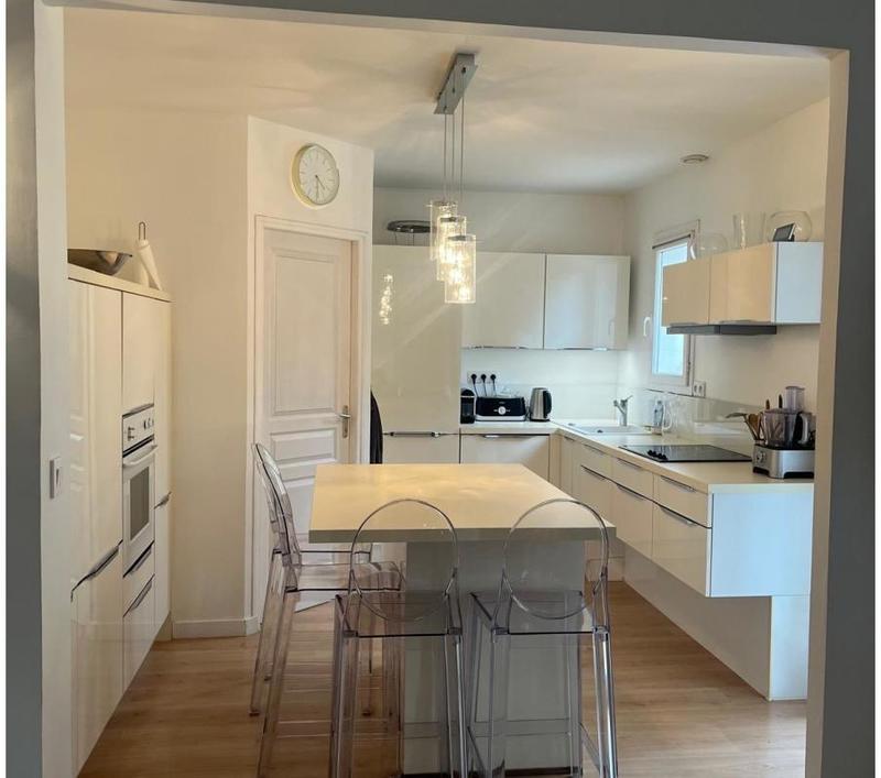 Maison - 159 m² - 7 pièces