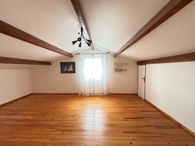 Maison - 236 m² - 5 pièces