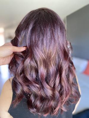 Carlota coiffeuse coloriste experte  à domicile