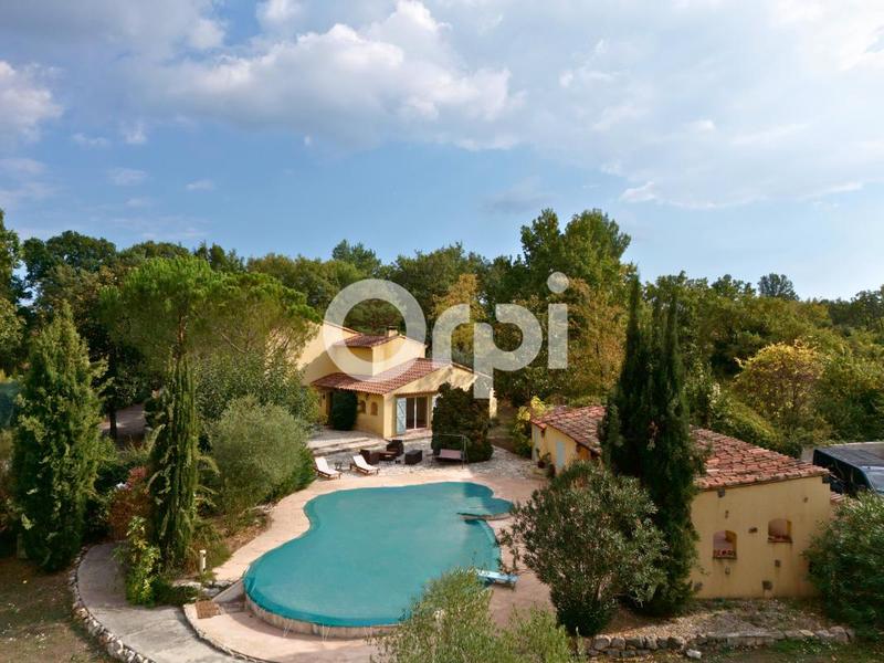 Maison - 200 m² - 6 pièces