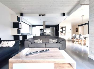 Maison traditionnelle - 154 m² - 7 pièces