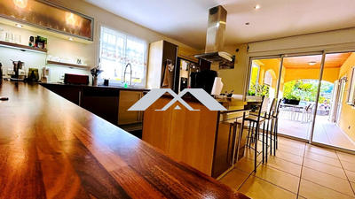 Maison - 170 m² - 6 pièces