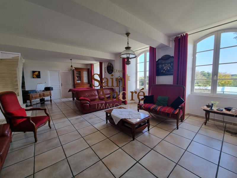 Maison - 294 m² - 8 pièces