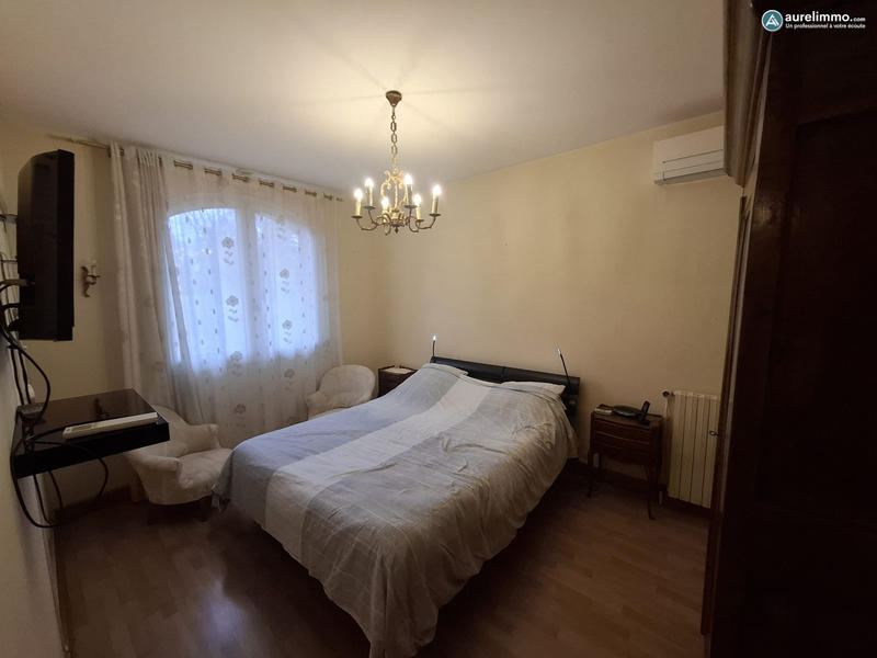 Maison traditionnelle - 149 m² - 5 pièces