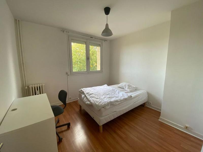 Appartement - 81 m² - 5 pièces