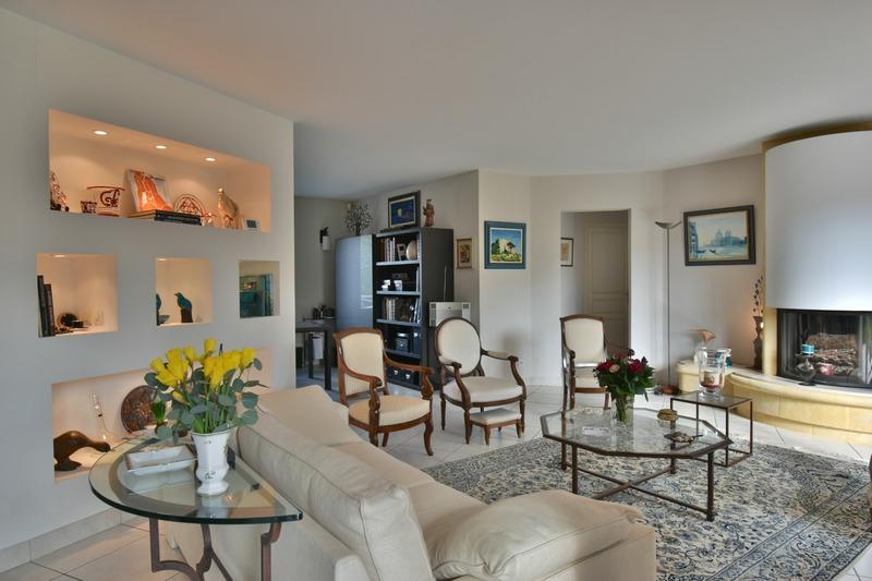 Maison - 228 m² - 6 pièces