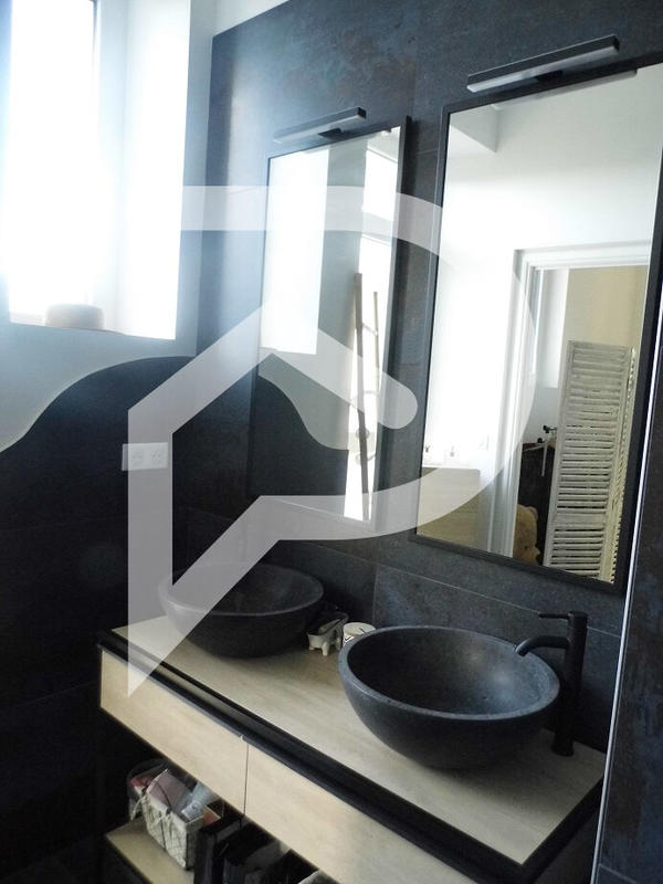 Maison - 229 m² - 10 pièces