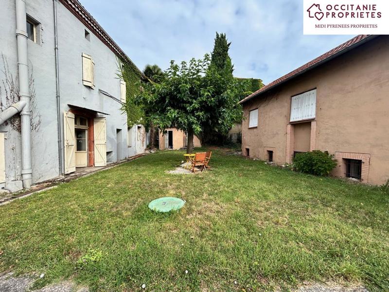 Maison - 300 m² - 15 pièces