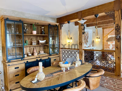 Propriété - 337 m² - 16 pièces