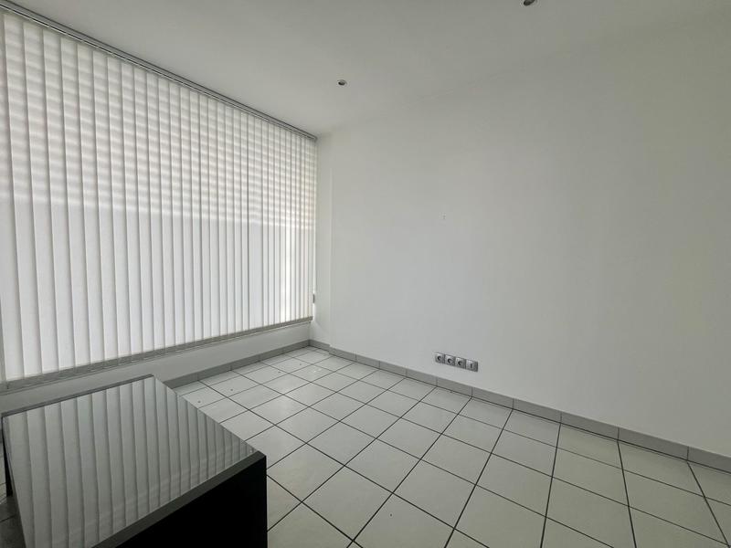 Local commercial - 72 m² - 5 pièces