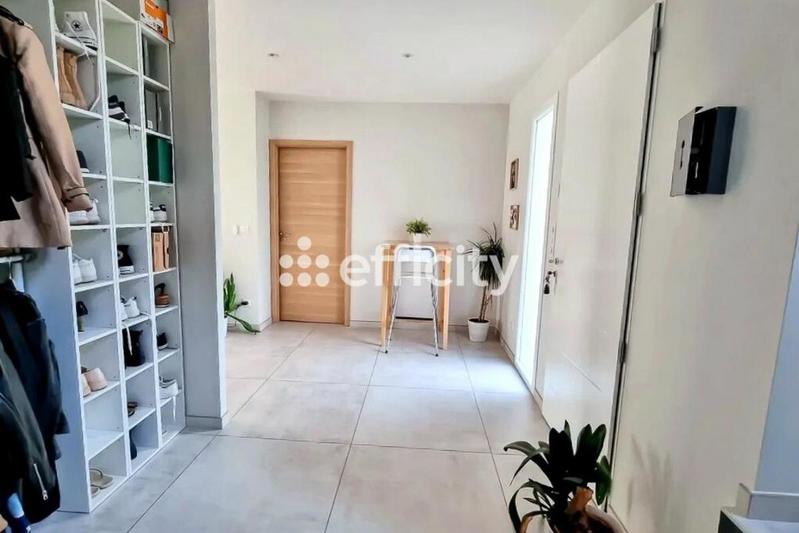 Villa - 185 m² - 8 pièces