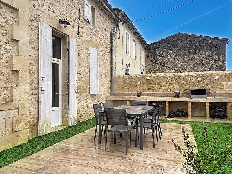Maison - 224 m² - 7 pièces