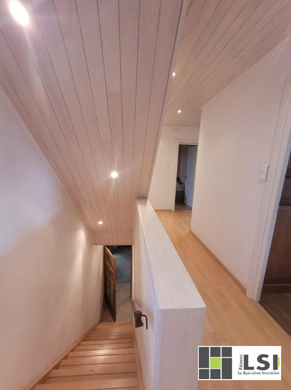 Maison - 141 m² - 9 pièces