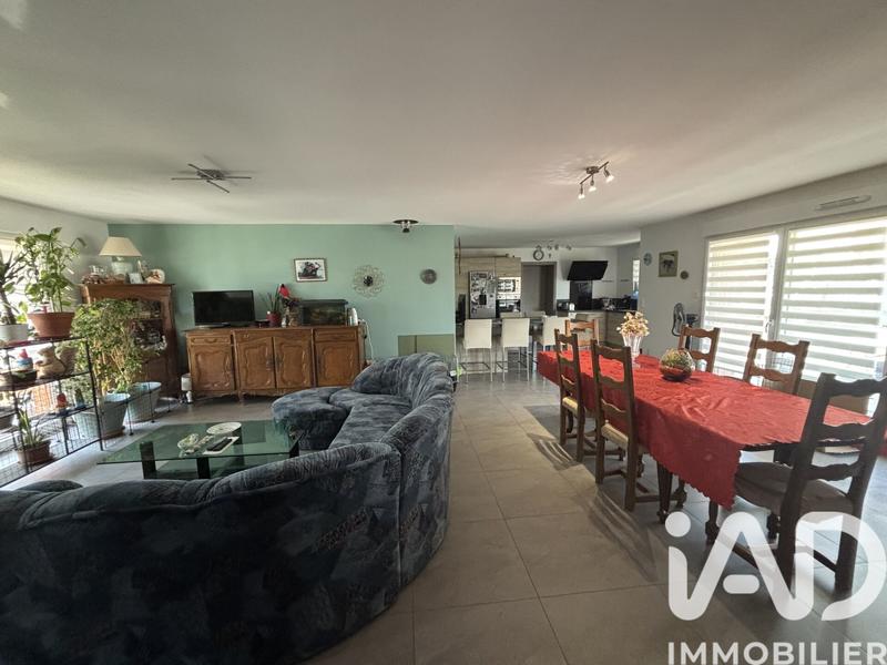 Maison - 1 134 m² - 5 pièces