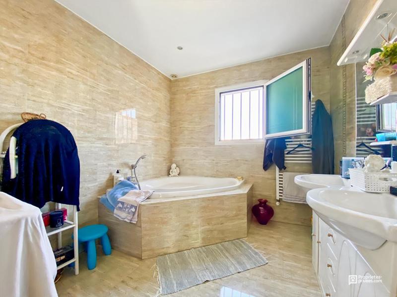 Maison - 150 m² - 5 pièces