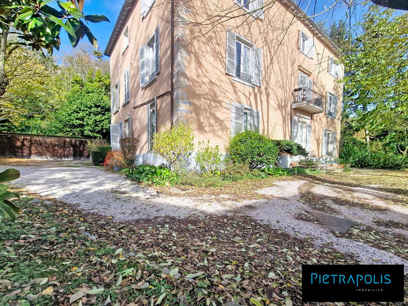 Appartement - 169 m² - 7 pièces